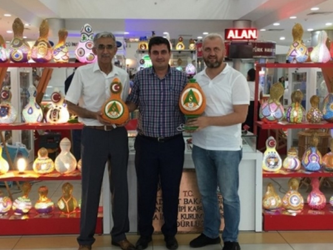 ALANYASPOR AMBLEMLİ ABAJURLAR GÖRÜCÜYE ÇIKTI